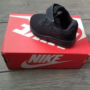Infant sneakers